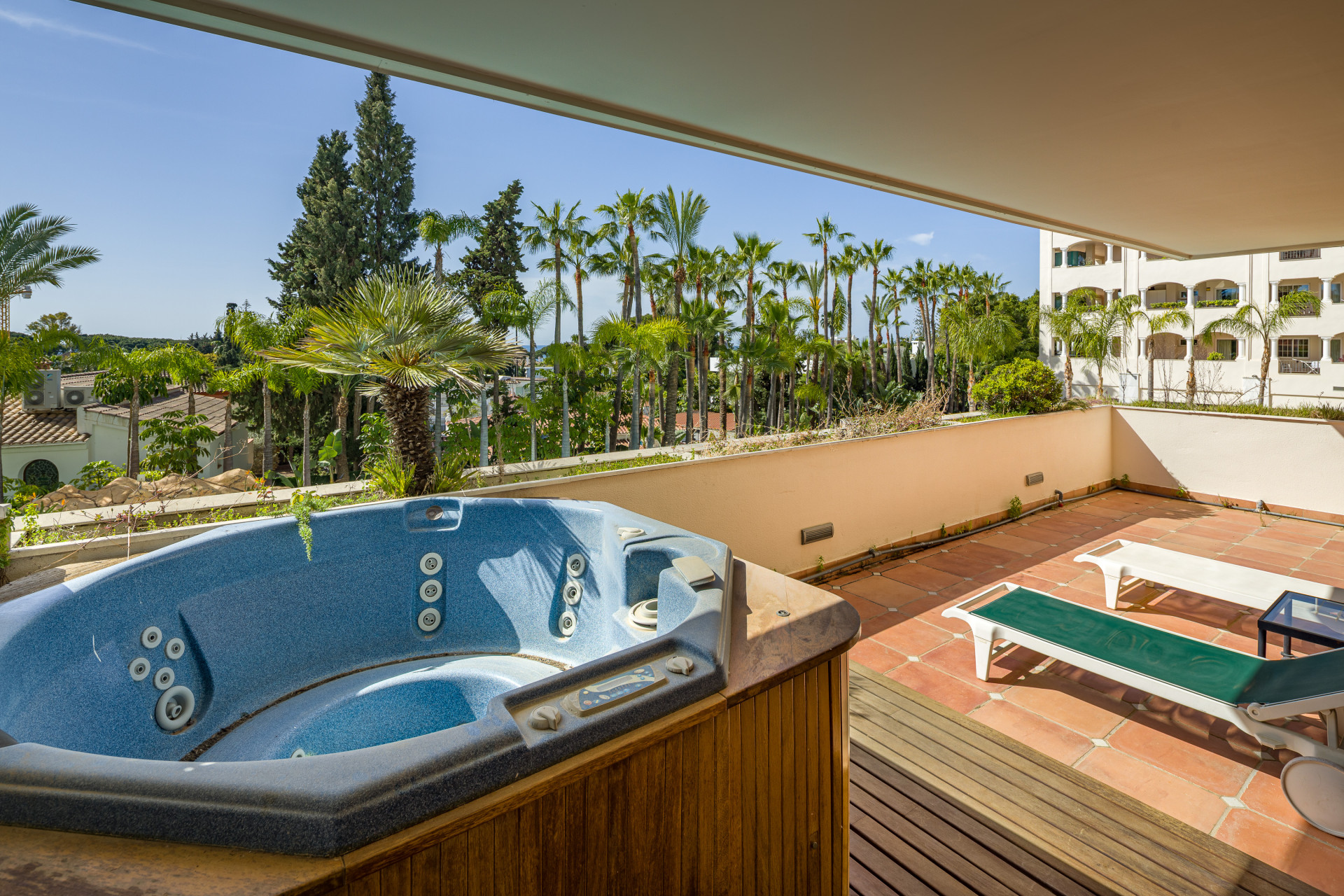 2 Bedroom Apartment in Marbella - Photo 6