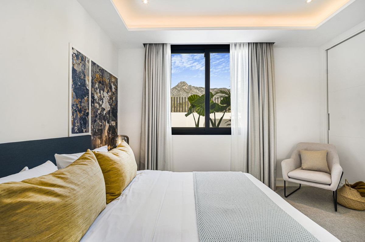 6 Bedroom Villa in Marbella - Photo 37