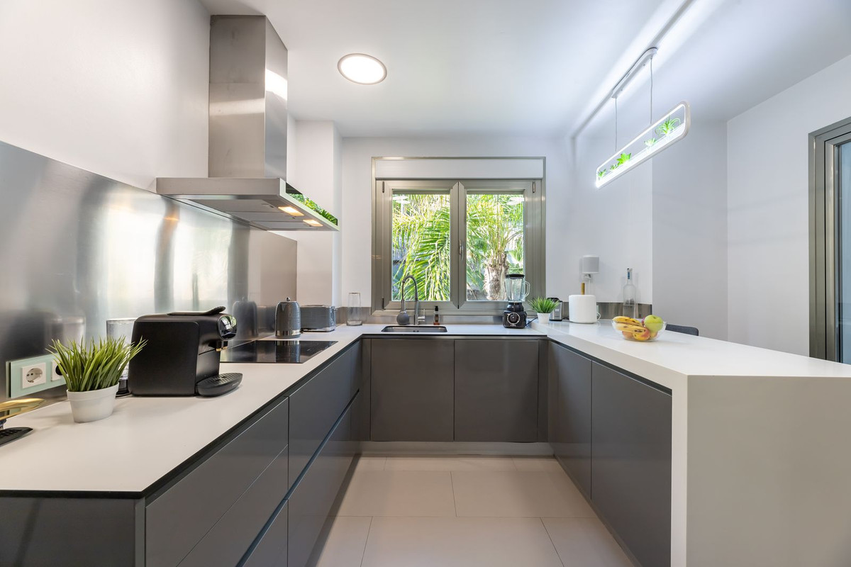 2 Bedroom Apartment in Benahavís - Foto 11