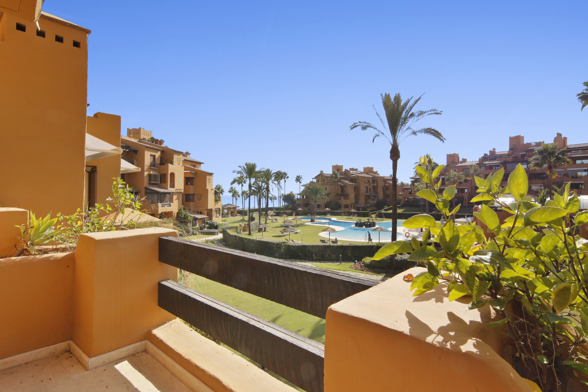 2 Bedroom Apartment in Estepona - Photo 9