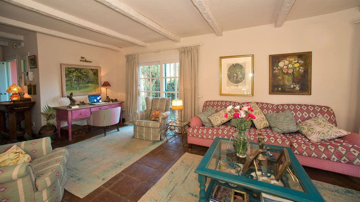 3 Bedroom Country house in Estepona - Photo 7