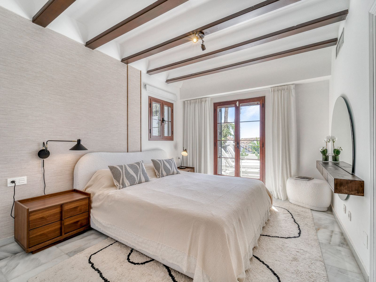 3 Bedroom Villa in Marbella - Photo 11