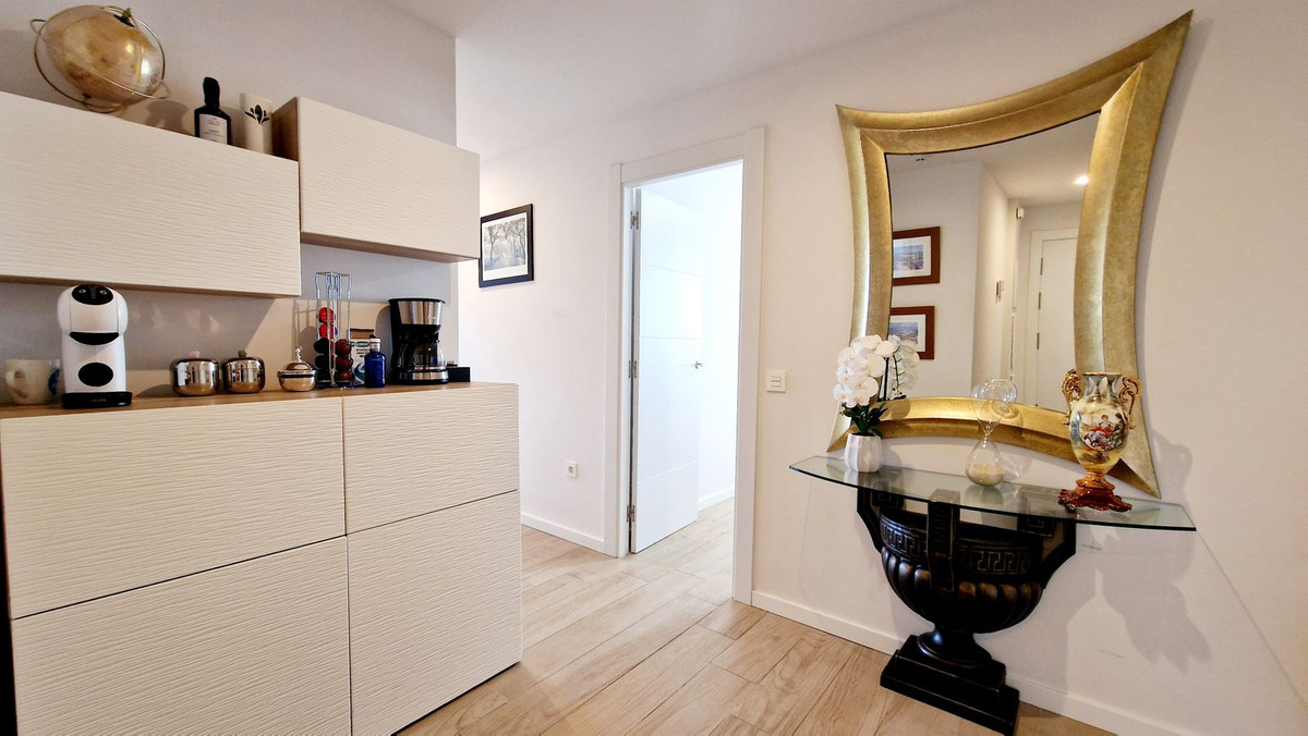 3 Bedroom Apartment in Marbella - Photo 14