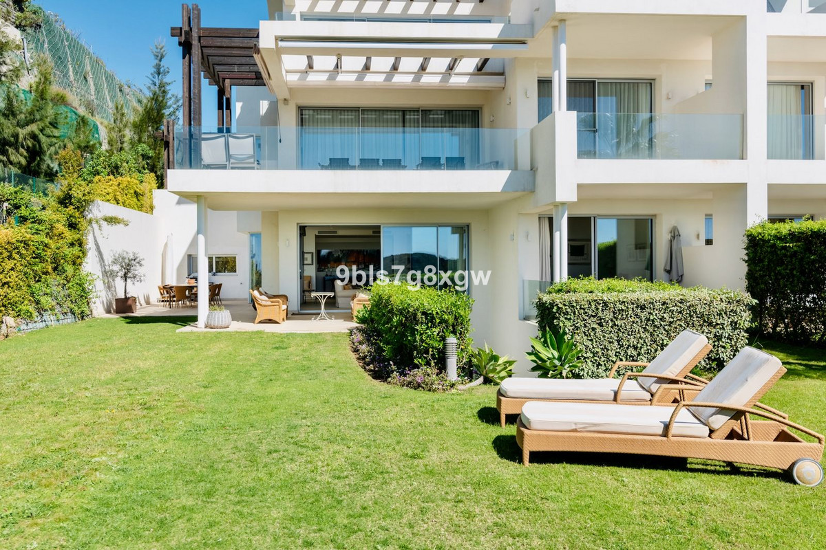 3 Bedroom Apartment in Benahavís - Photo 18