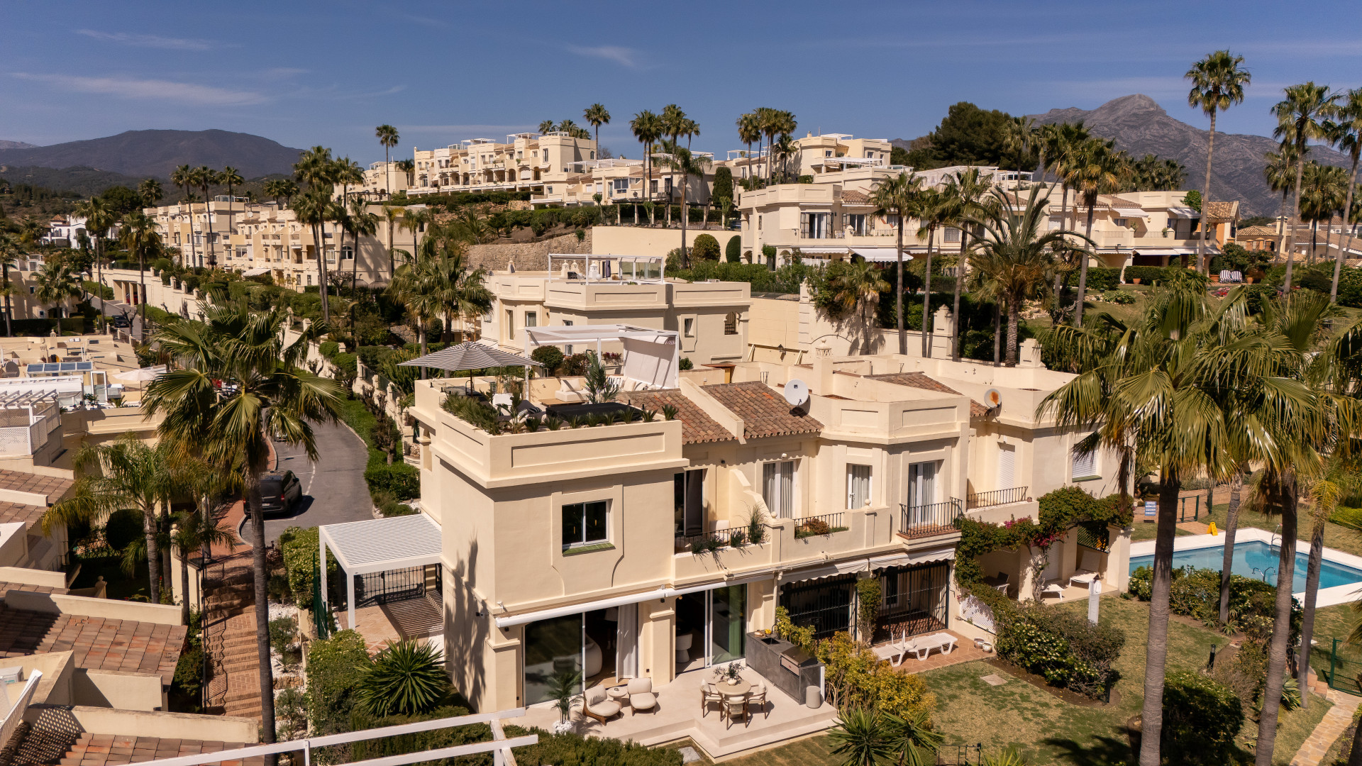 4 Bedroom Townhouse in Benahavís - Photo 43