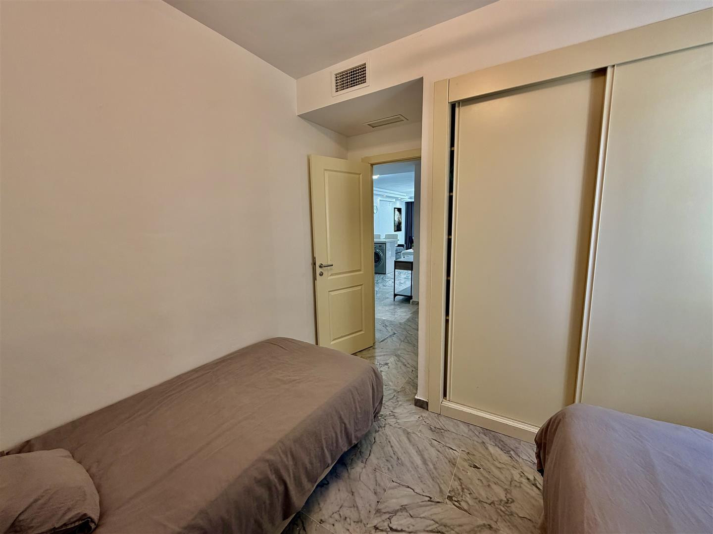 3 Bedroom Apartment in Marbella - Photo 13