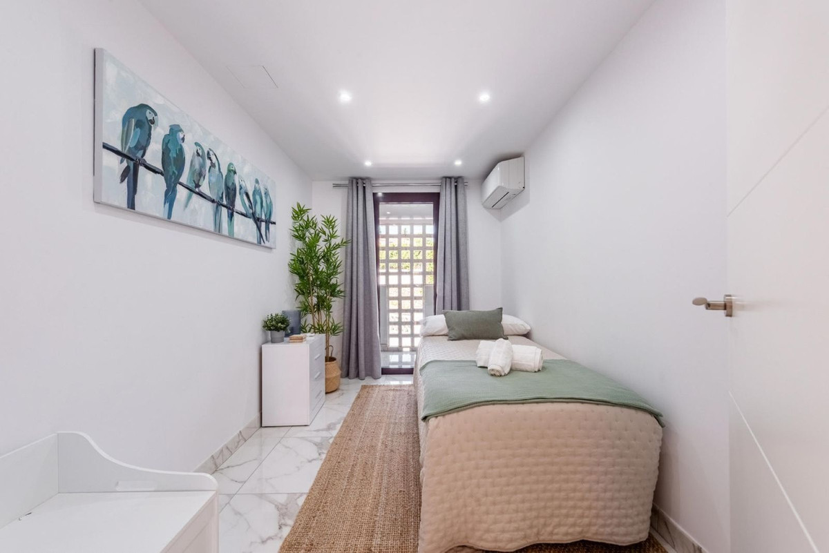 3 Bedroom Apartment in Marbella - Photo 14