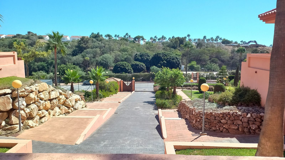 2 Bedroom Penthouse in Mijas - Photo 23