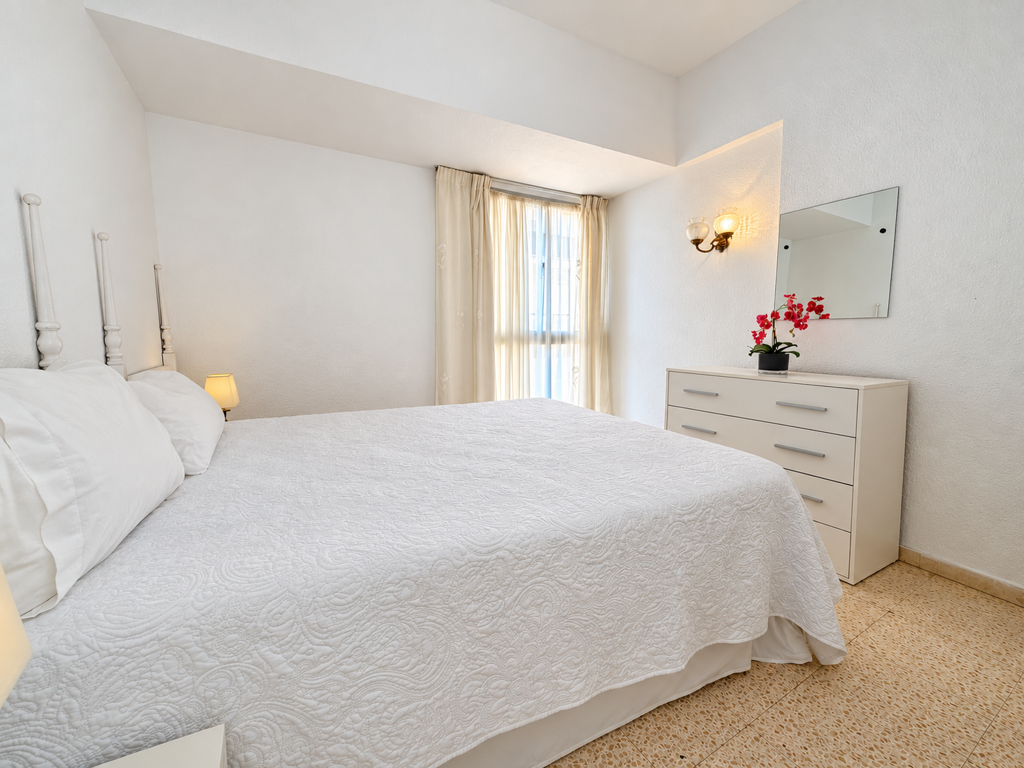 2 Bedroom Apartment in Fuengirola - Photo 10