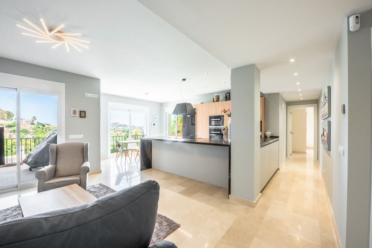 3 Bedroom Apartment in Benahavís - Фото 3