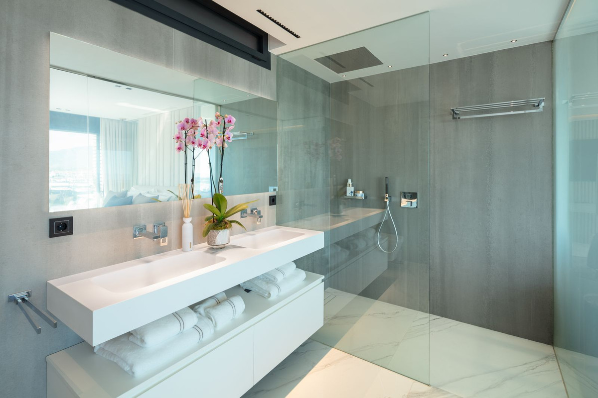 3 Bedroom Apartment in Marbella - Photo 19