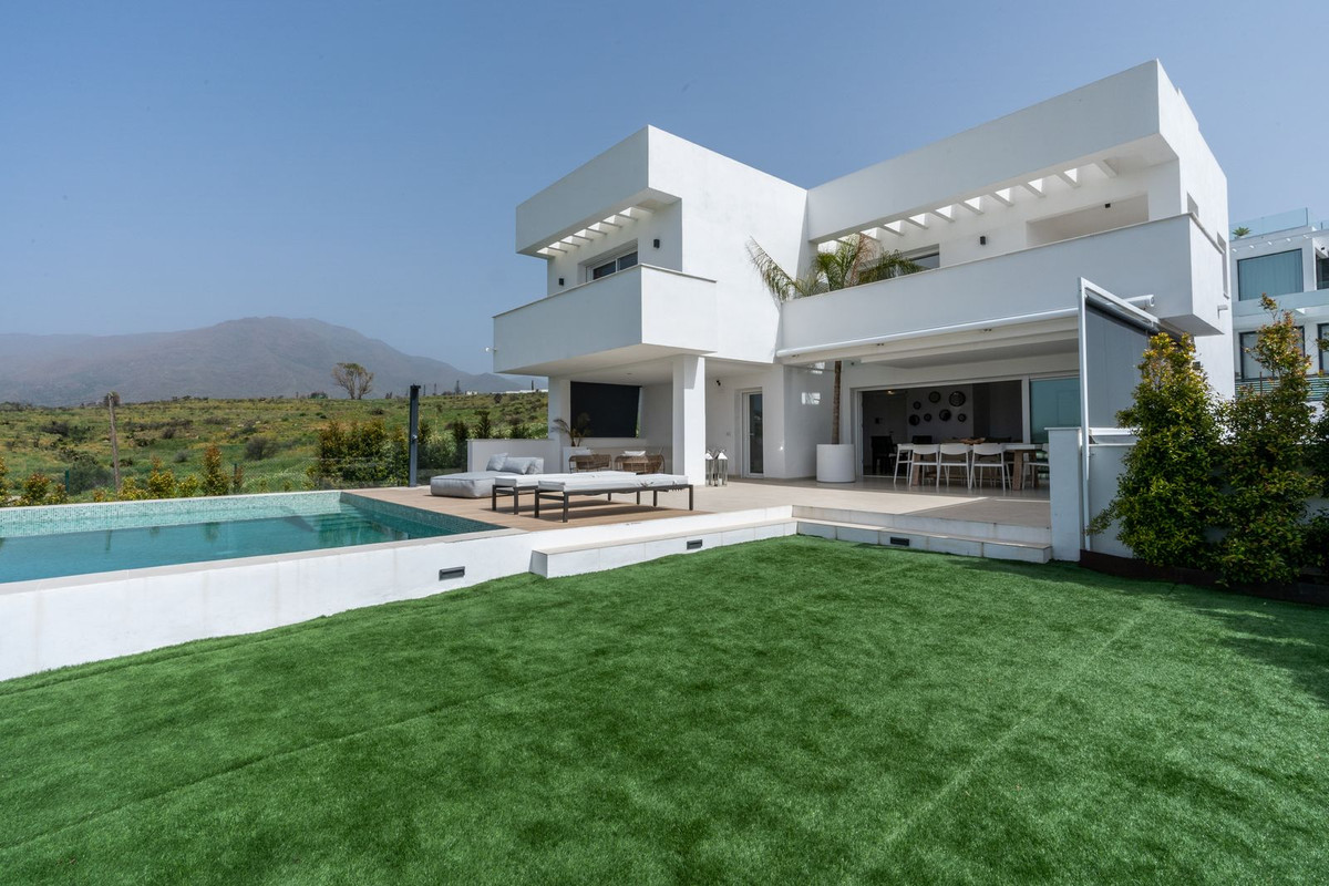 3 Bedroom Villa in Estepona - Photo 45