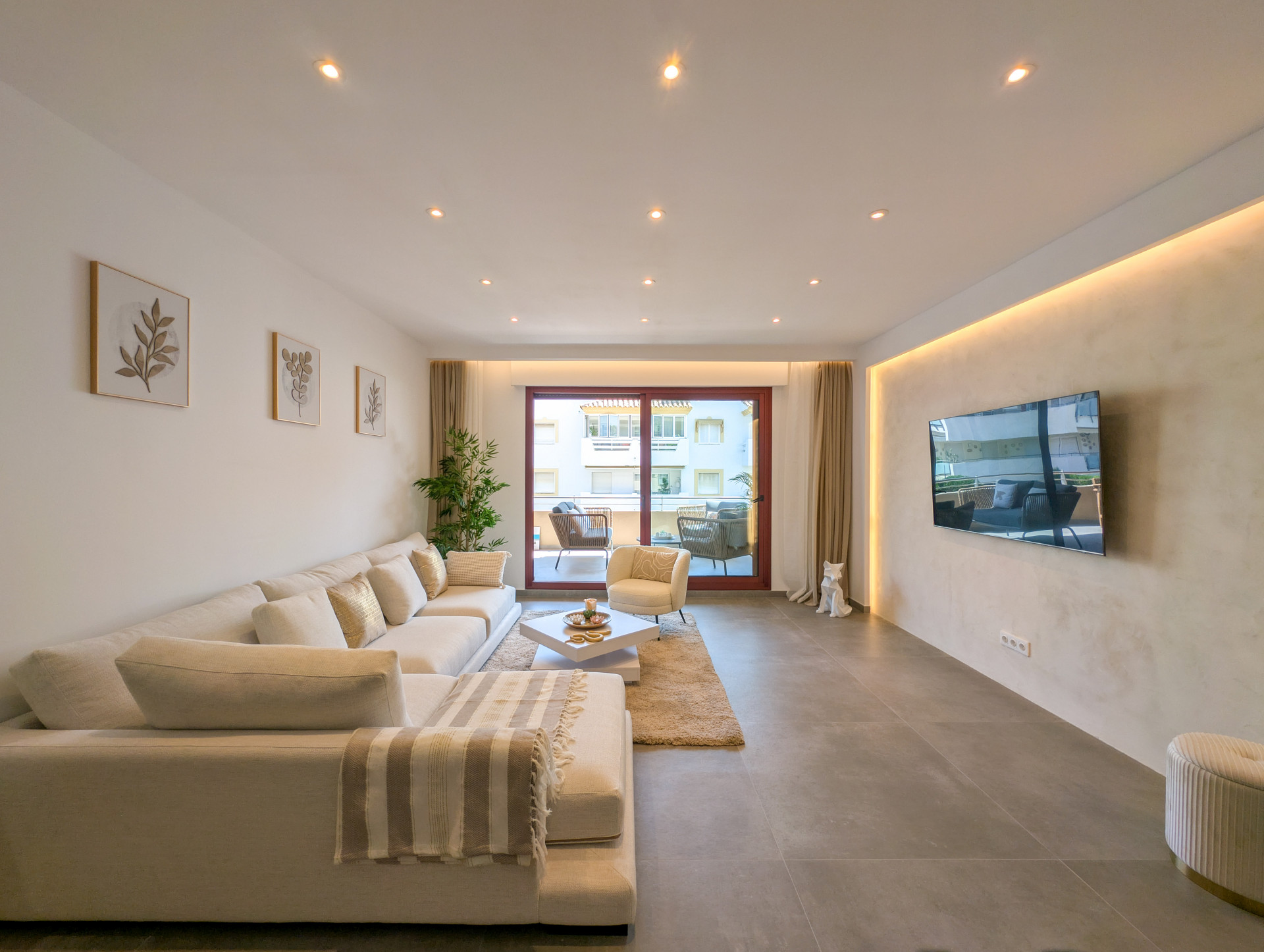2 Bedroom Apartment in San Pedro de Alcántara - Photo 4