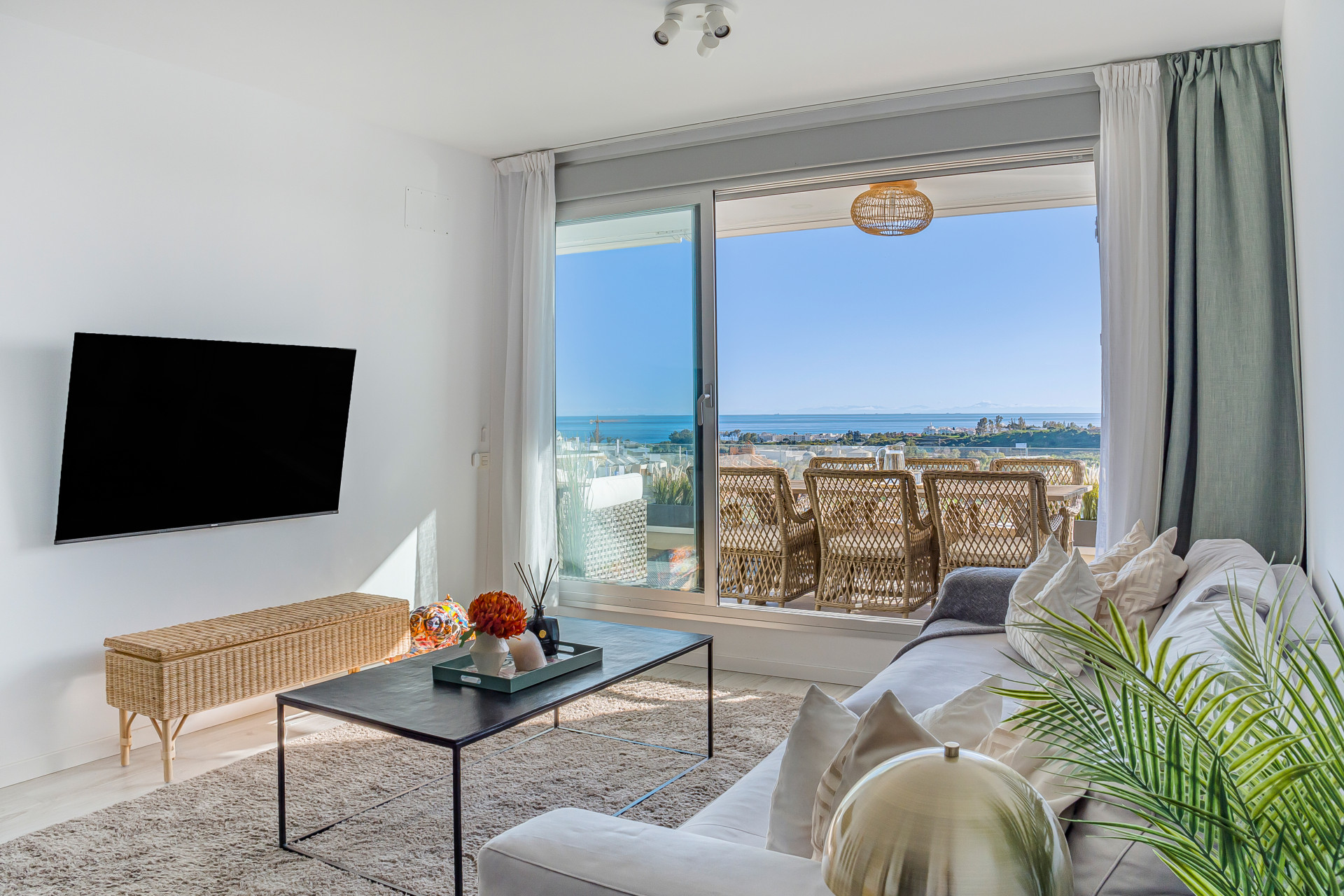 3 Bedroom Apartment in Estepona - Photo 11