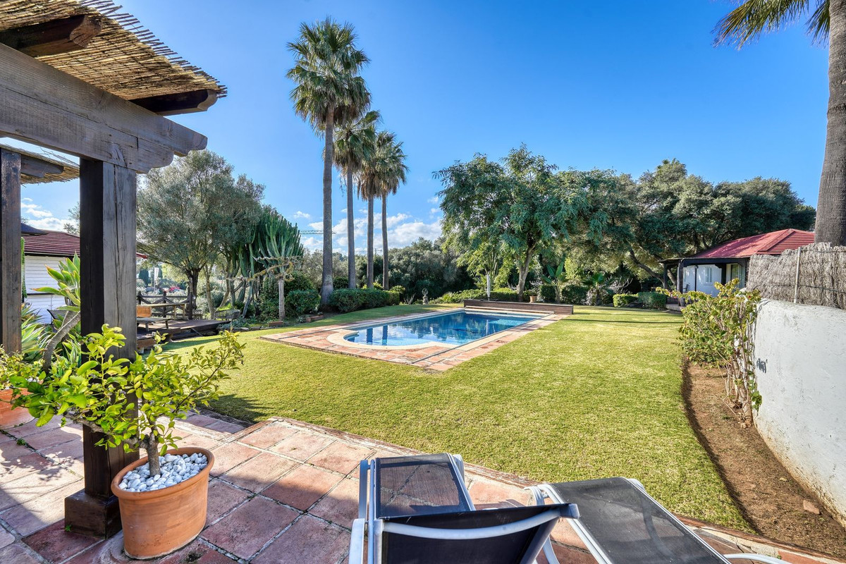 5 Bedroom Villa in Sotogrande - Photo 2
