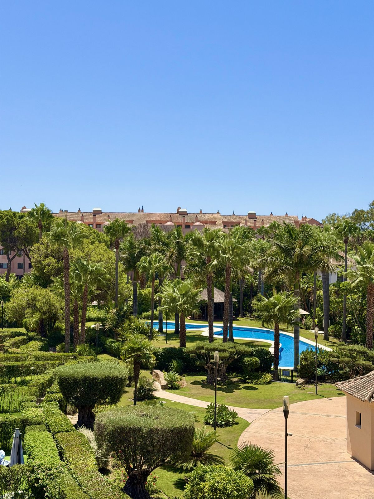 2 Bedroom Apartment in Marbella - Photo 25