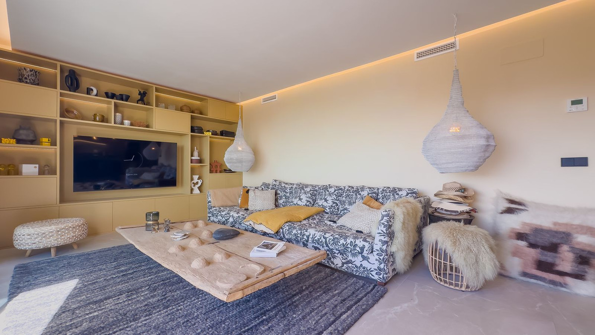 3 Bedroom Penthouse in Istán - Photo 53