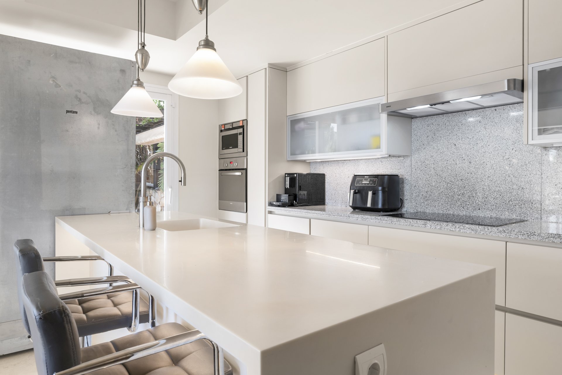 Chalet de 4 dormitorios con piscina en Málaga – Foto 5