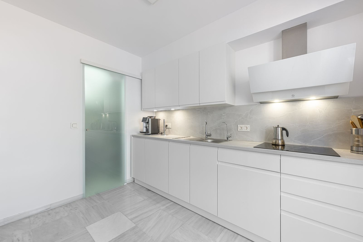 3 Bedroom Townhouse in Marbella - Photo 15