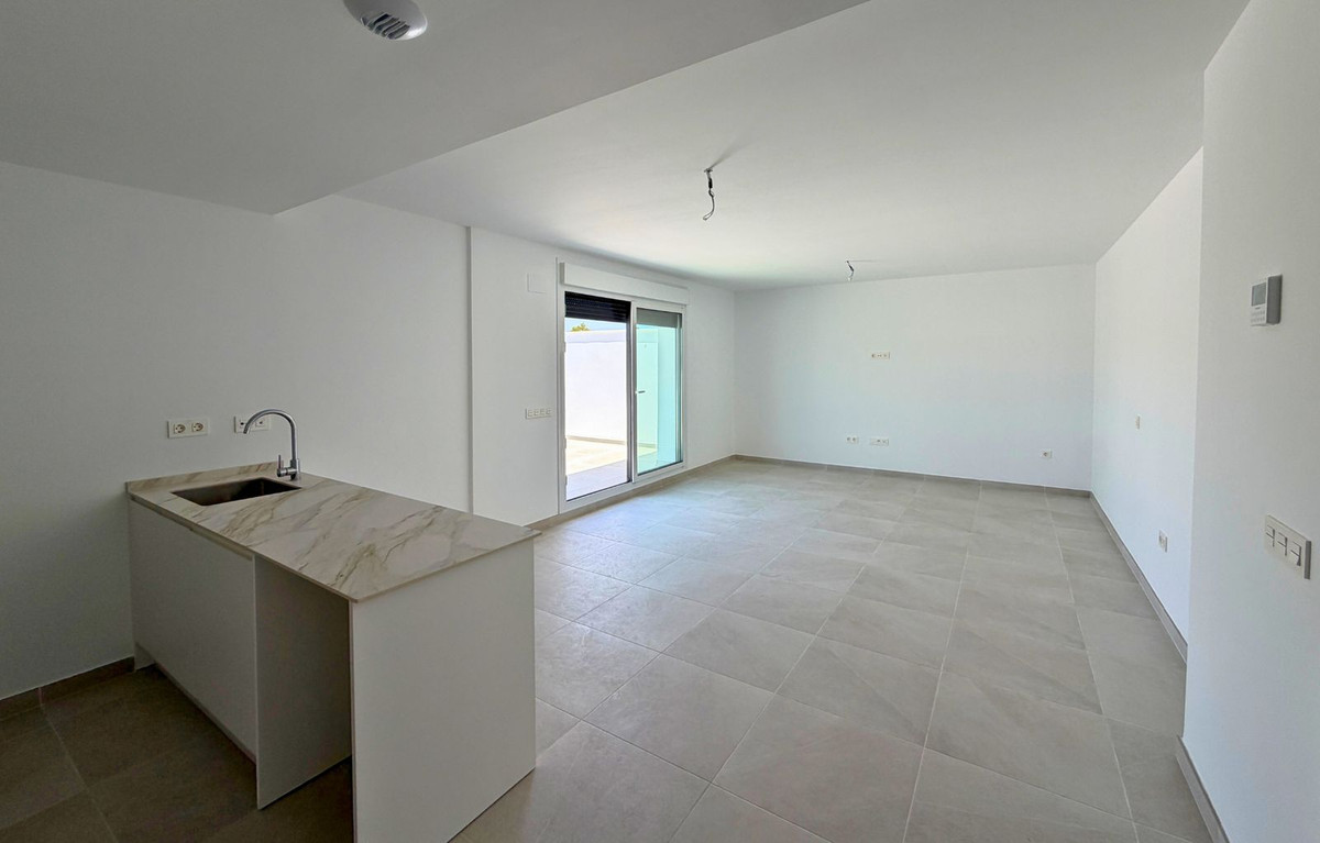 2 Bedroom Penthouse in Mijas - Photo 7