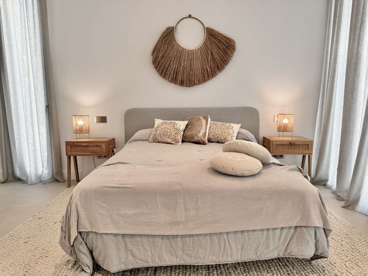 4 Bedroom Villa in Estepona - Photo 50