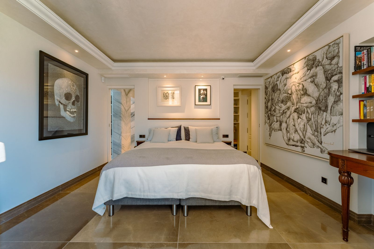 4 Bedroom Villa in San Pedro de Alcántara - Photo 7