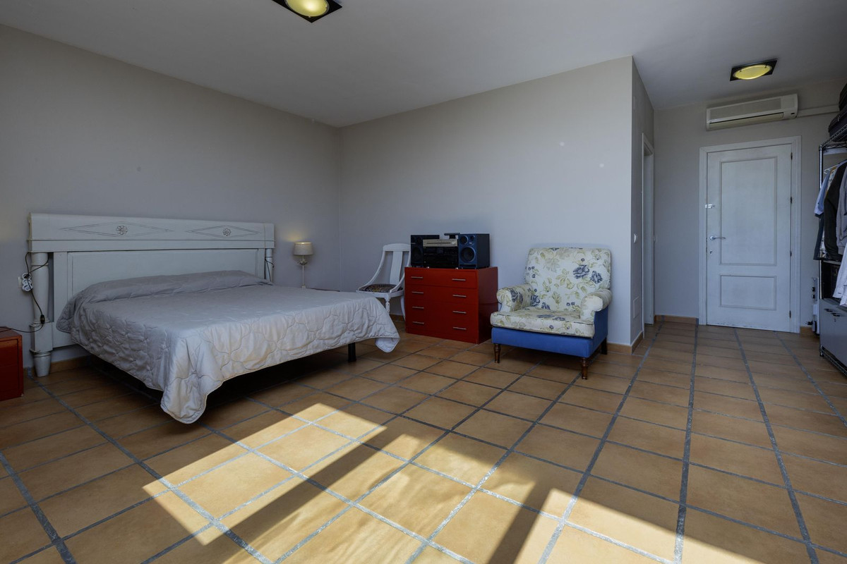 3 Bedroom Townhouse in Marbella - Photo 14