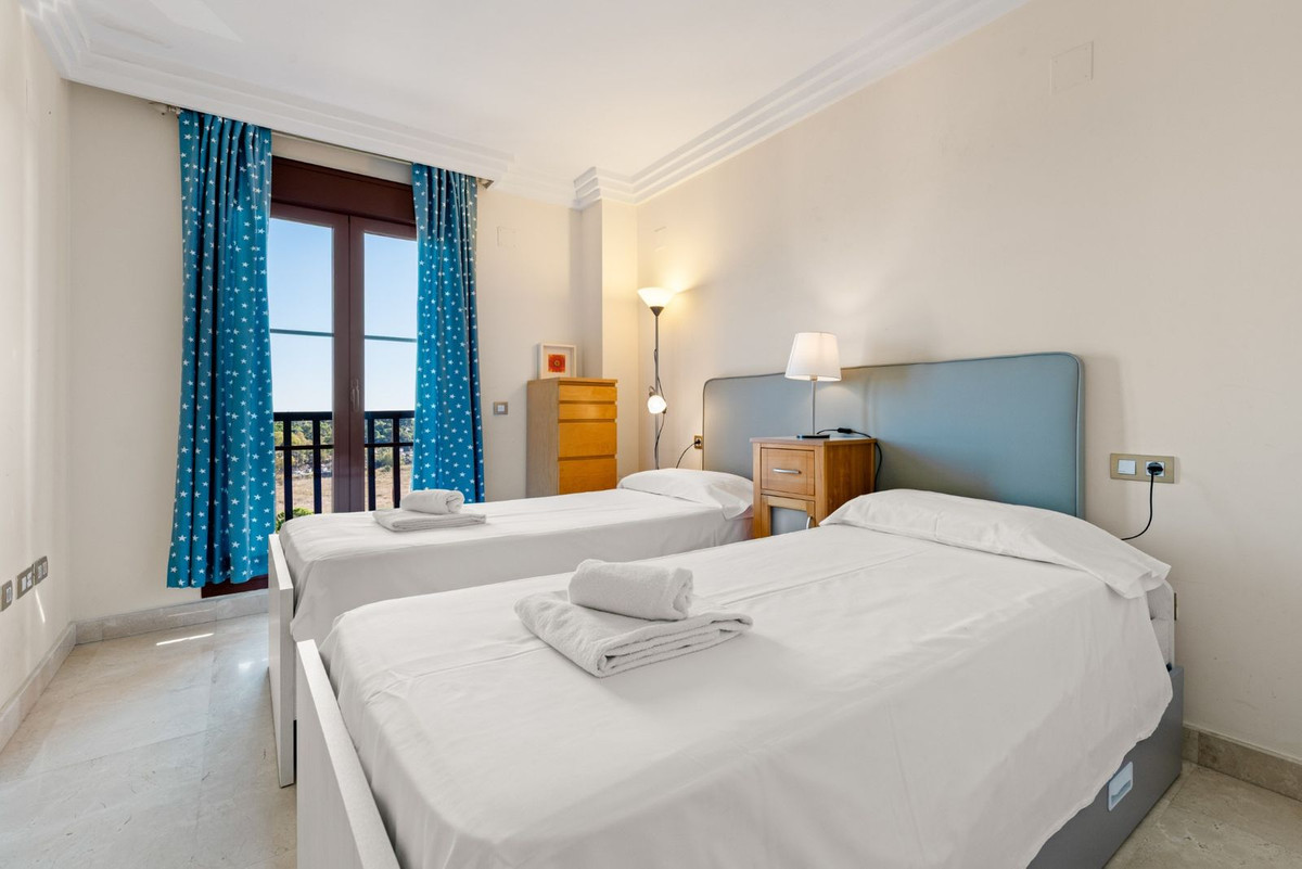 2 Bedroom Apartment in Estepona - Foto 10