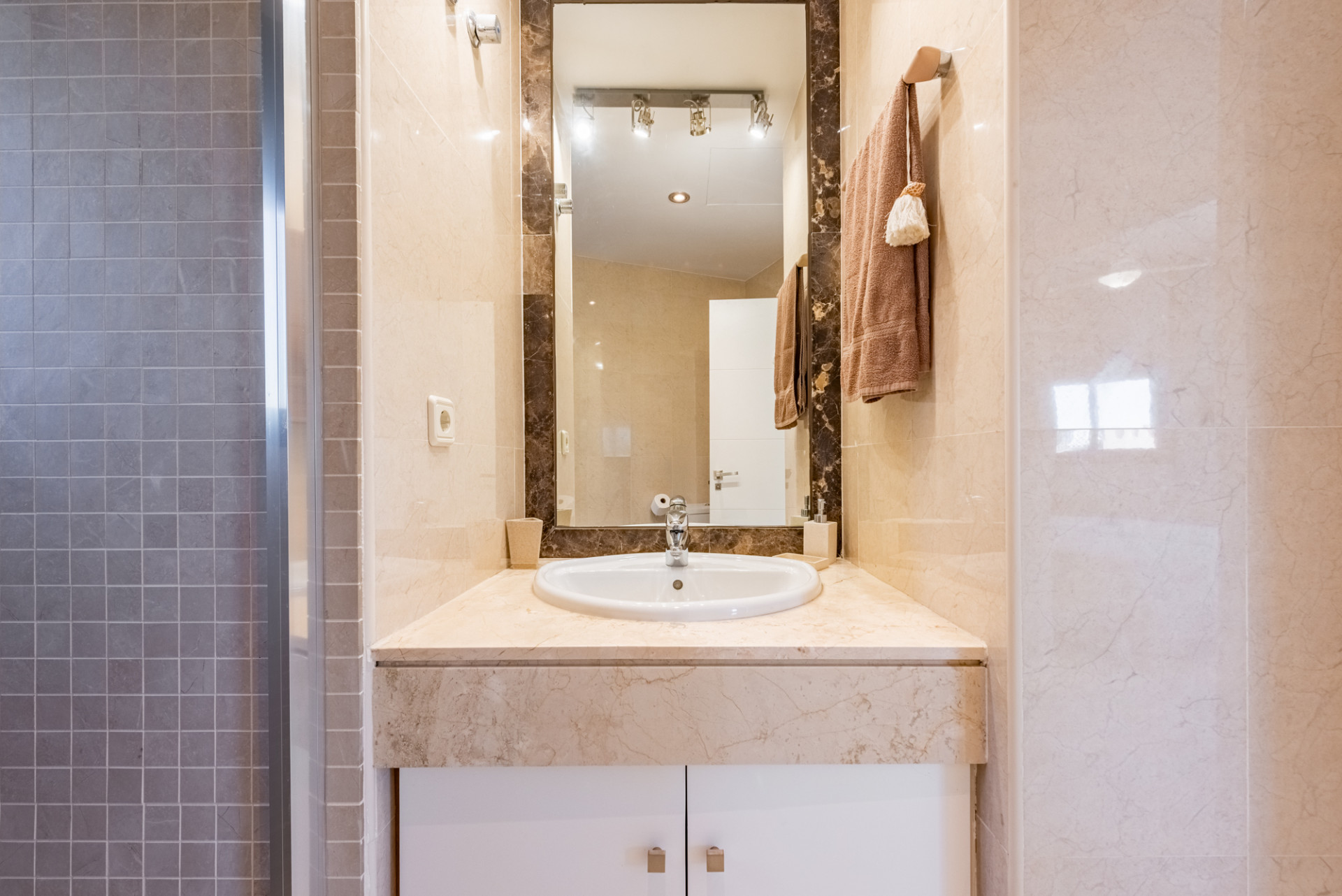 3 Bedroom Penthouse in Estepona - Photo 21