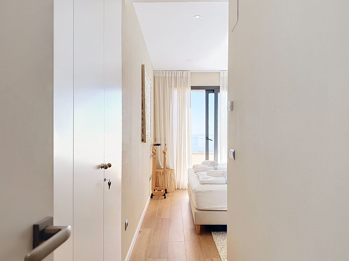 4 Bedroom Penthouse in La Alcaidesa - Photo 35