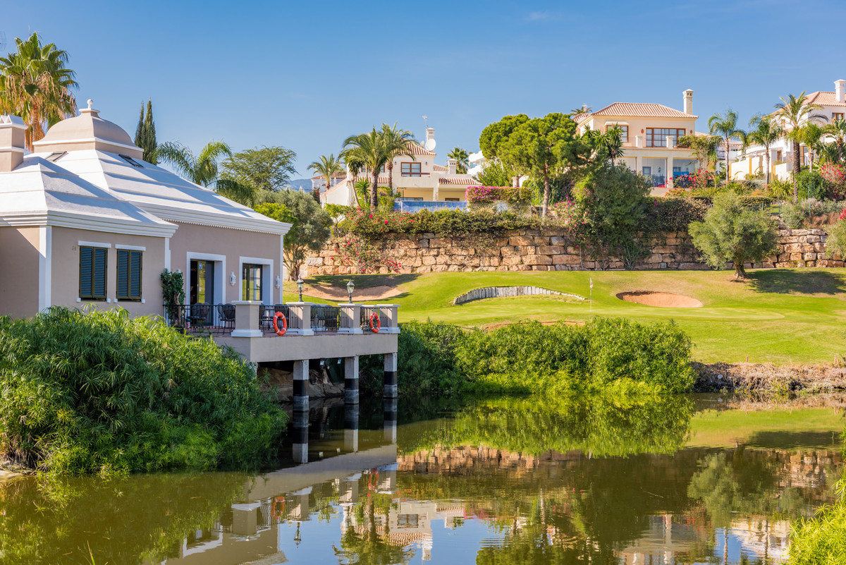 1,058 m² Plot in Estepona - Photo 7