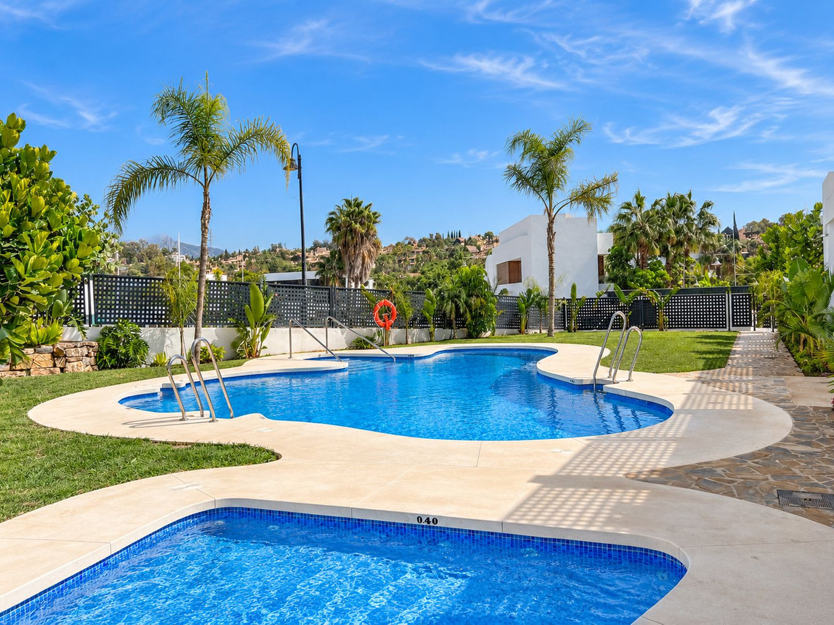 3 Bedroom Townhouse in Estepona - Photo 11