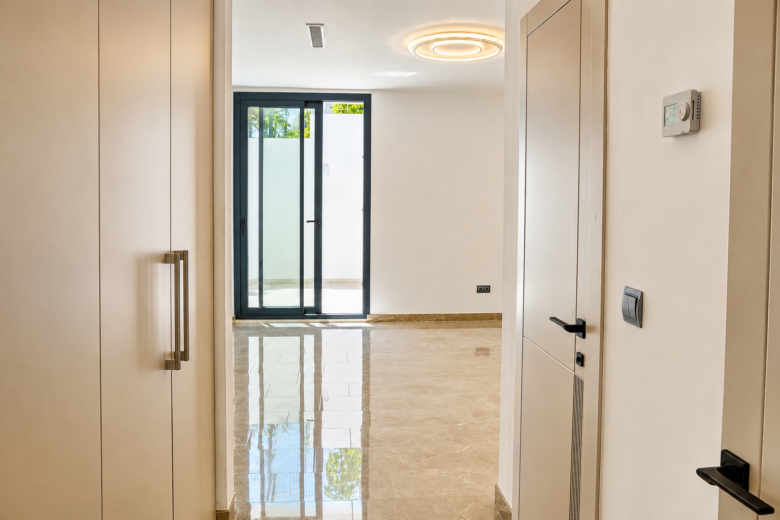 5 Bedroom Villa in Marbella - Photo 19
