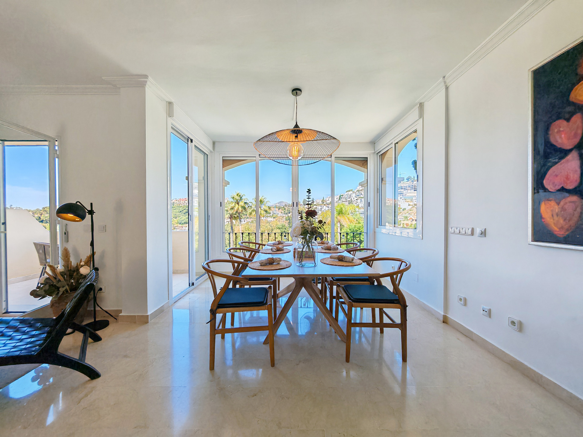 2 Bedroom Penthouse in Benahavís - Photo 2
