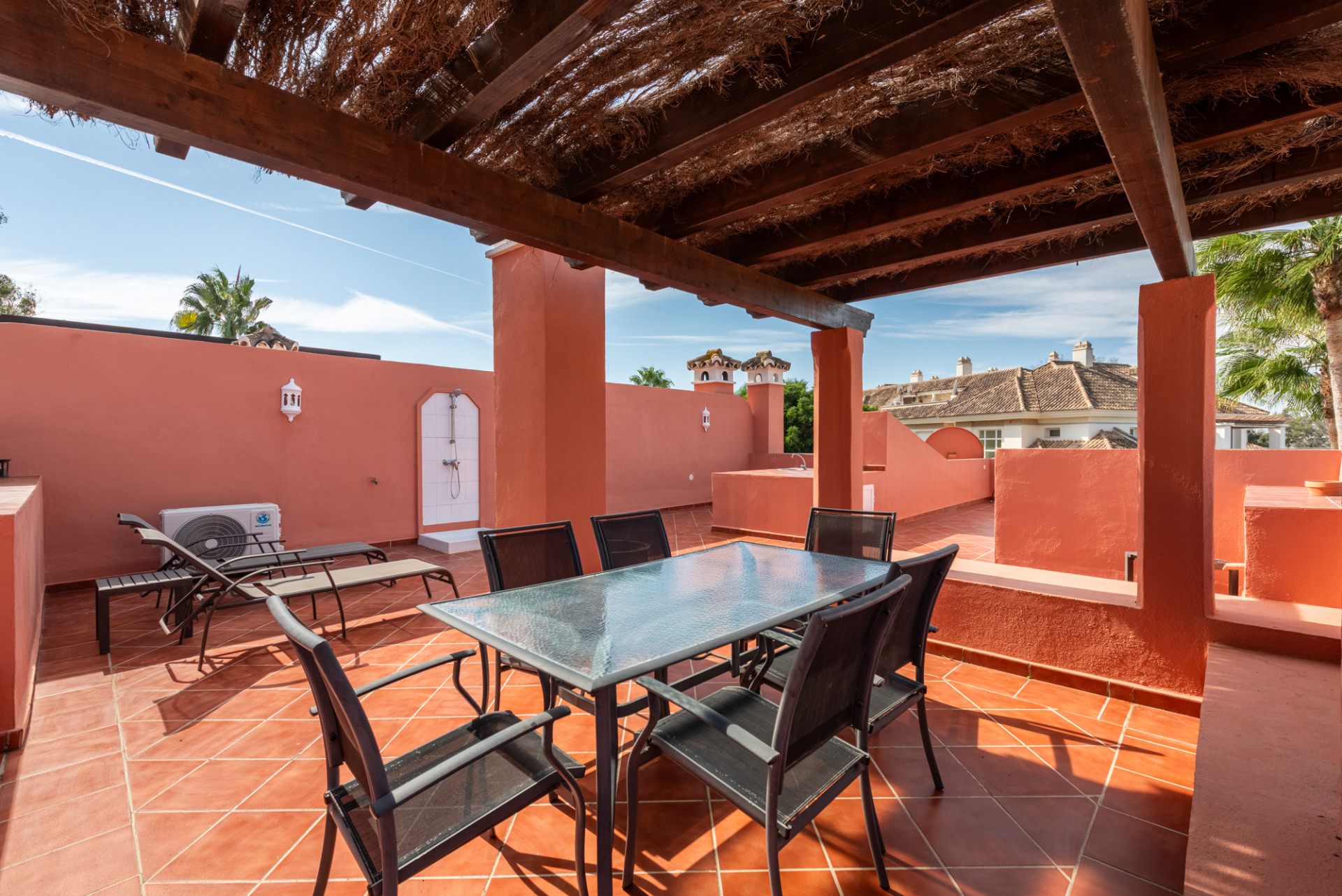 2 Bedroom Penthouse in Estepona - Photo 16