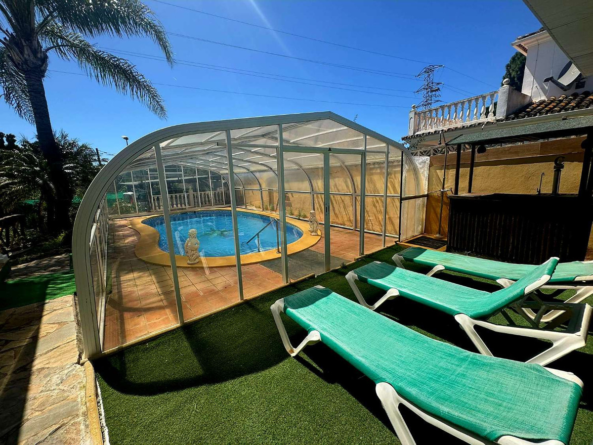 4 Bedroom Villa in Marbella - Photo 3