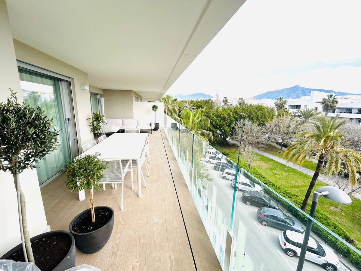 3 Bedroom Apartment in San Pedro de Alcántara - Photo 9