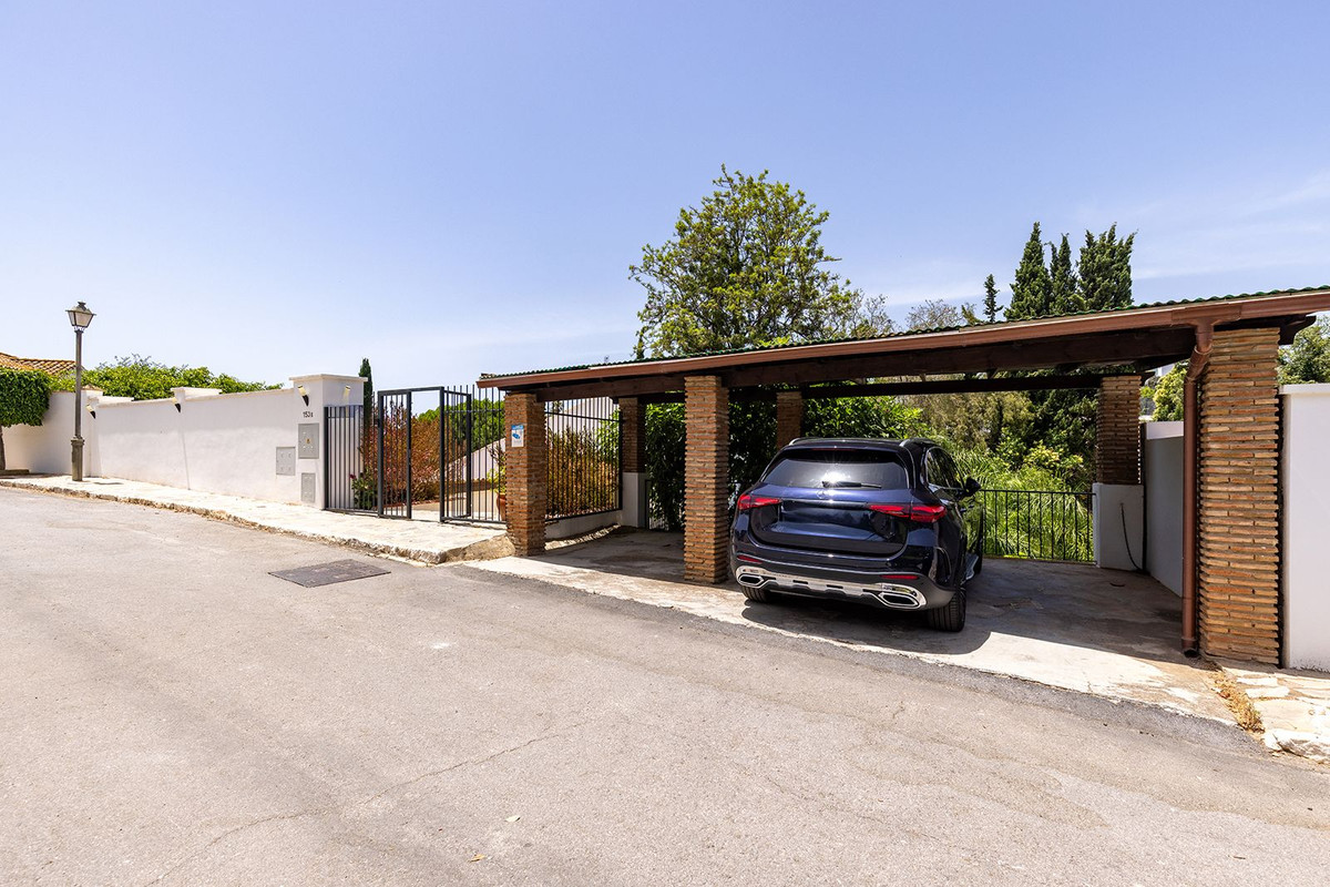 4 Bedroom Villa in Marbella - Photo 65