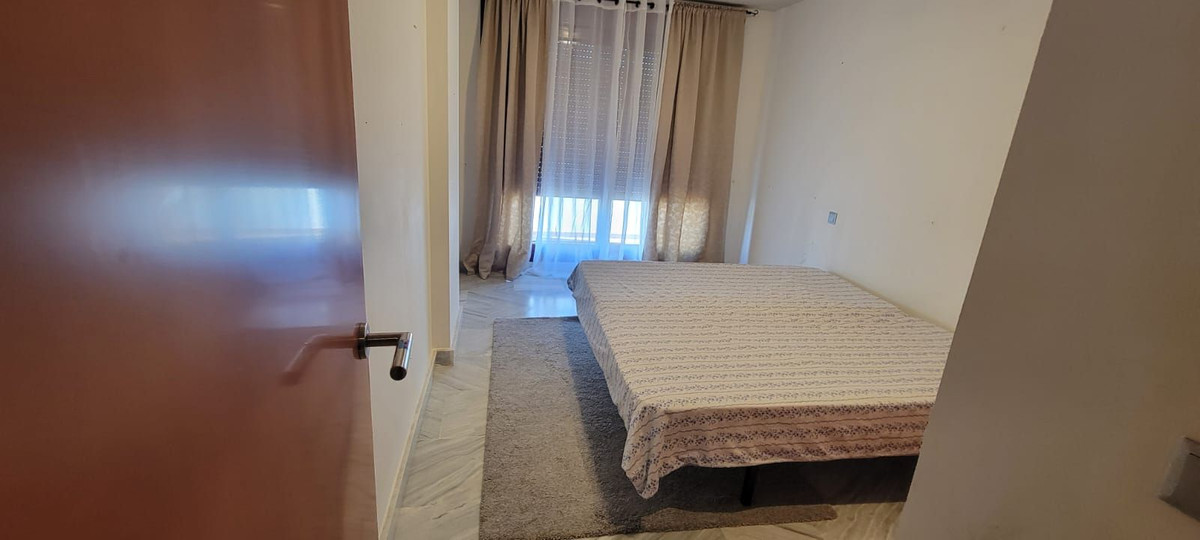 2 Bedroom Penthouse in Benahavís - Photo 52