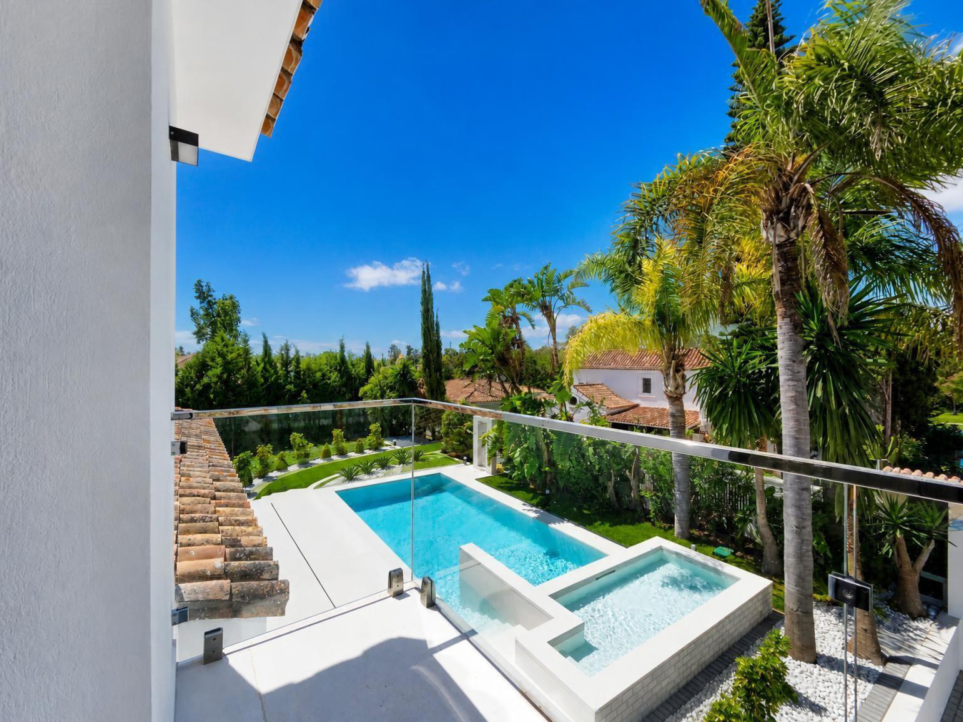 4 Bedroom Villa in San Pedro de Alcántara - Photo 23