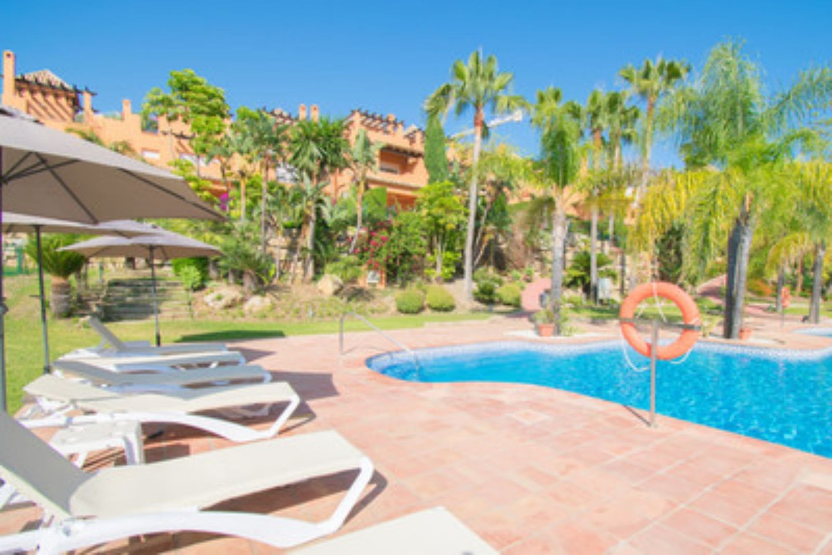 4 Bedroom Villa in Estepona - Photo 41