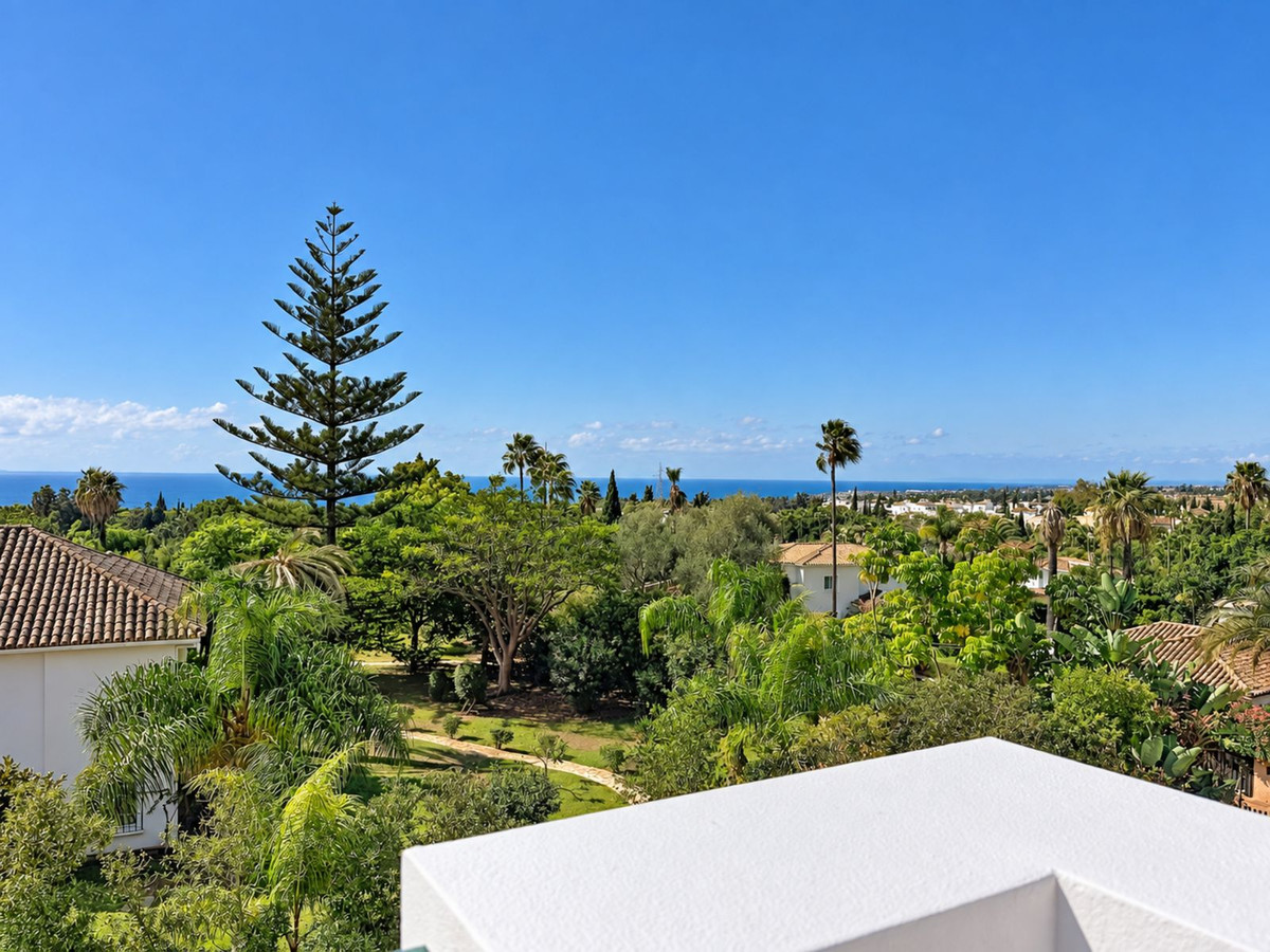 5 Bedroom Villa in Marbella - Photo 46