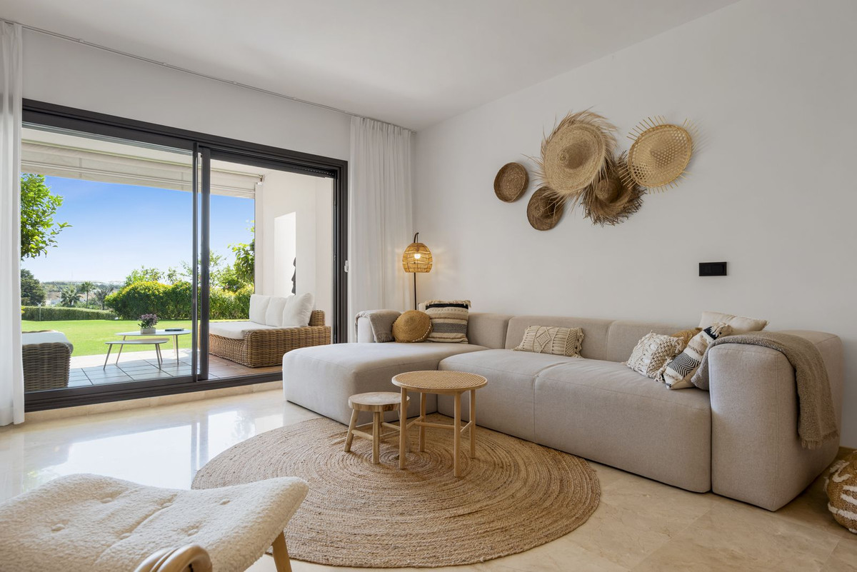 3-bedroom apartment with pool in Malaga, Spain – Photo 7