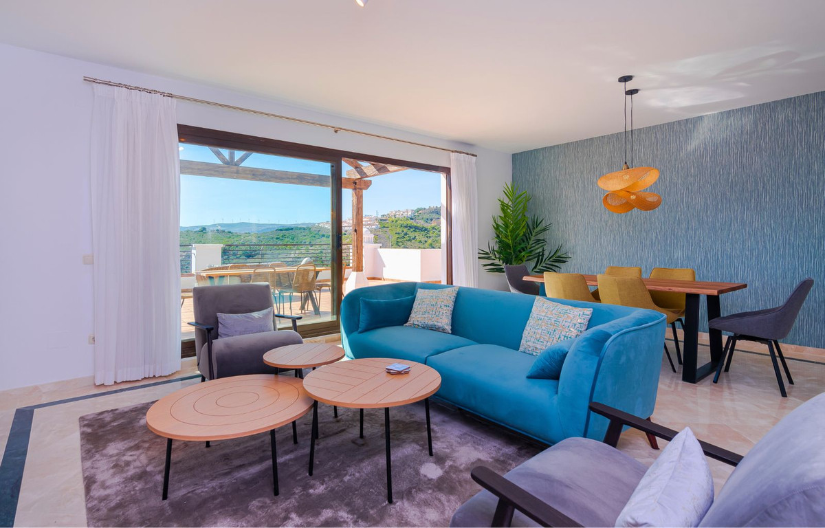 3 Bedroom Penthouse in Casares - Photo 3
