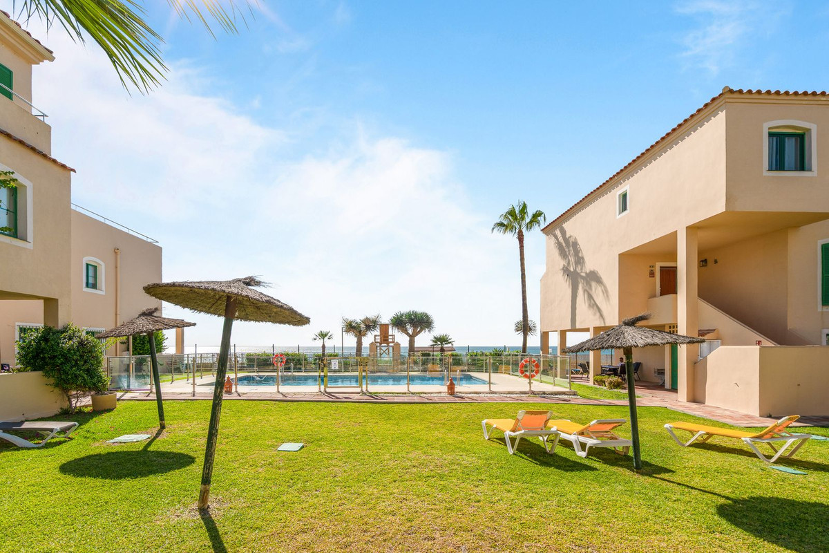 3 Bedroom Penthouse in Casares - Photo 5