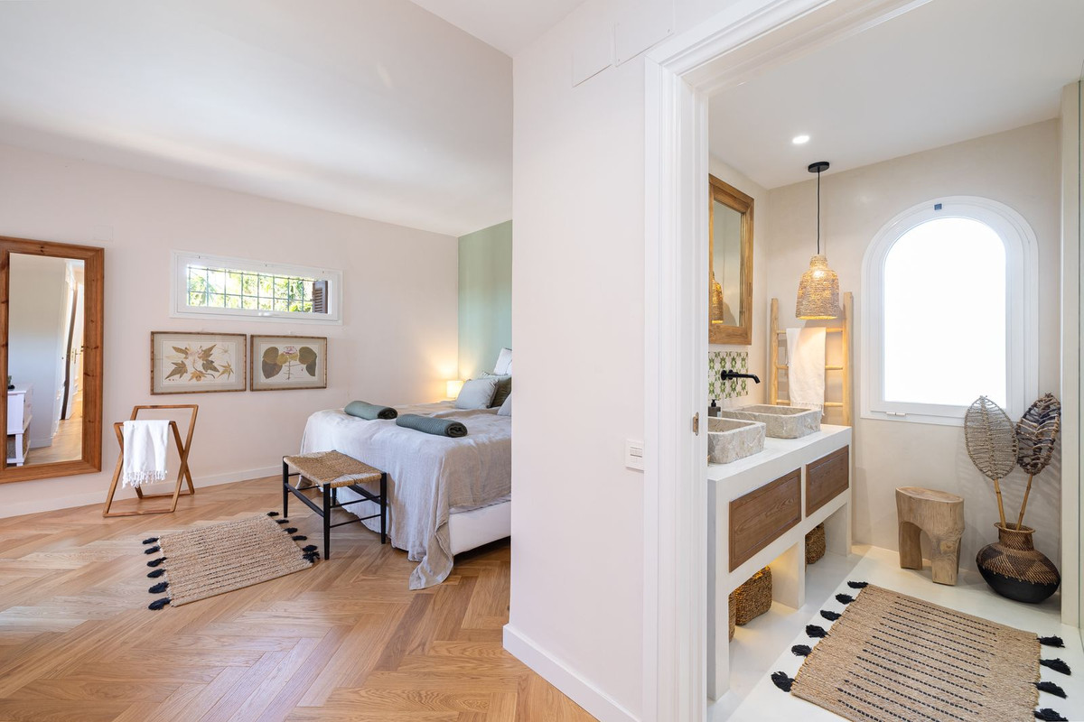 3 Bedroom Apartment in Marbella - Photo 16