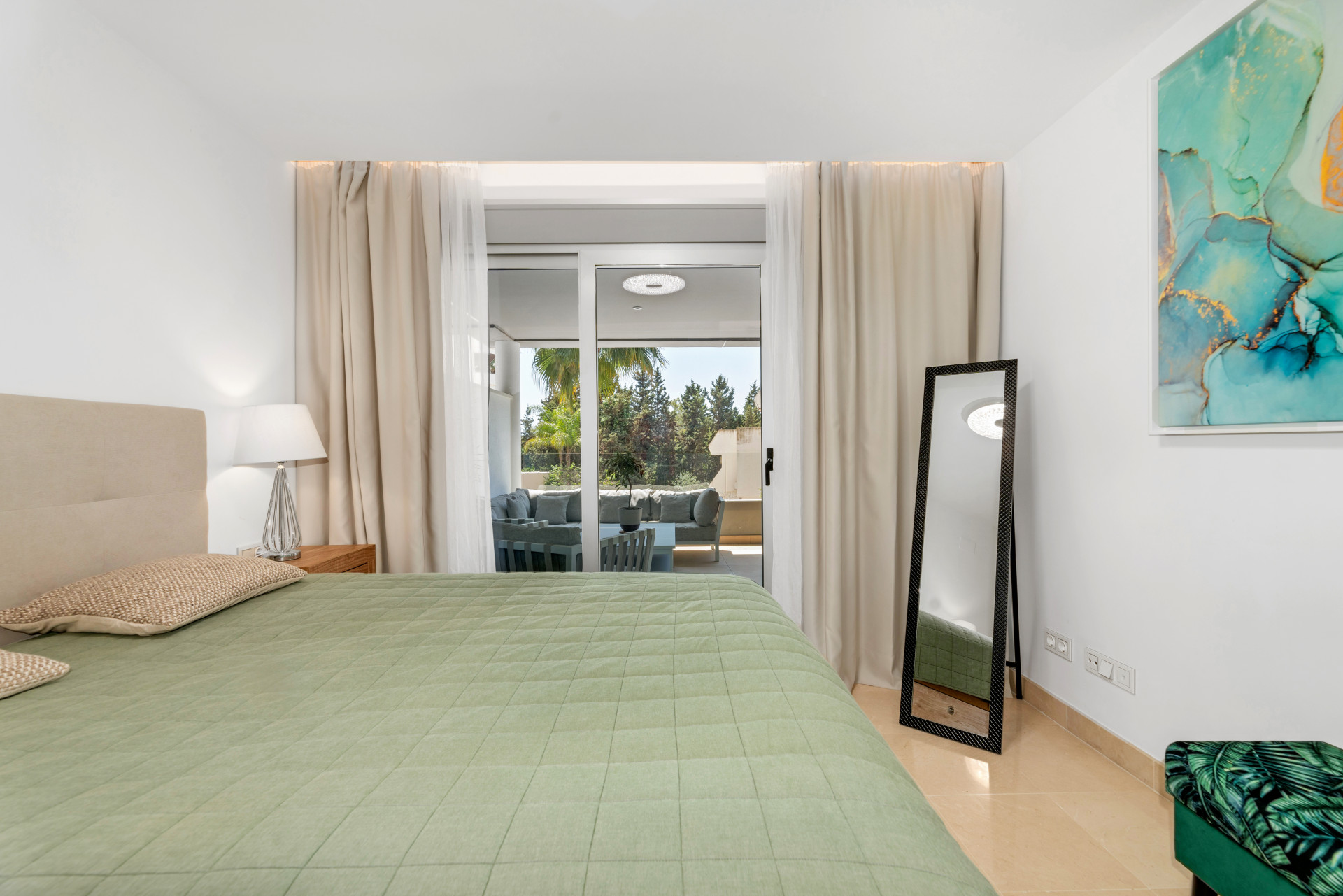 2 Bedroom Apartment in Marbella - Photo 8