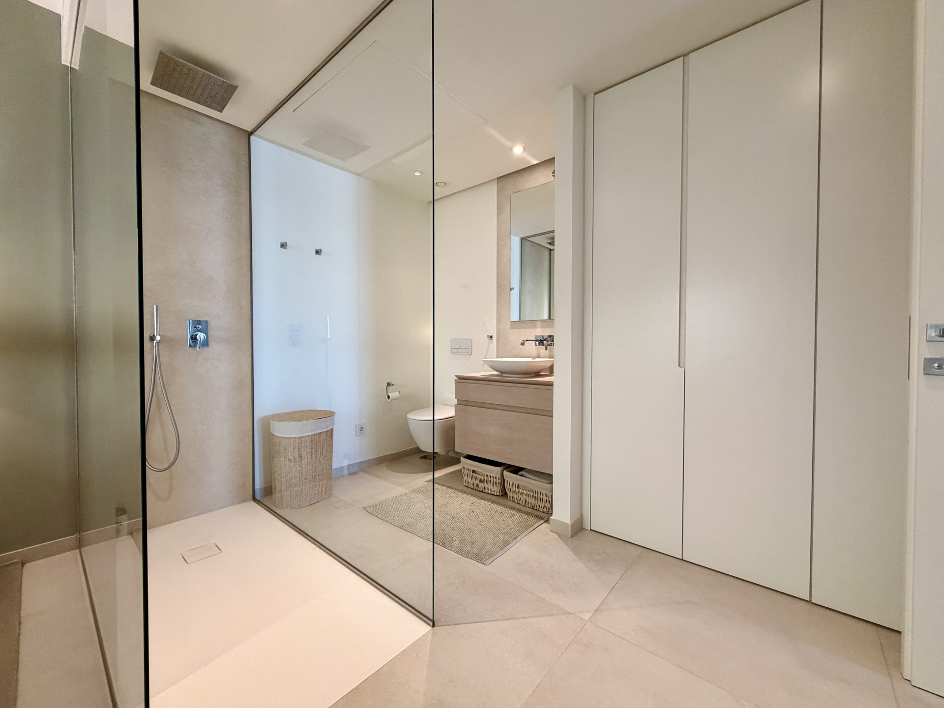 3 Bedroom Apartment in Marbella - Photo 5