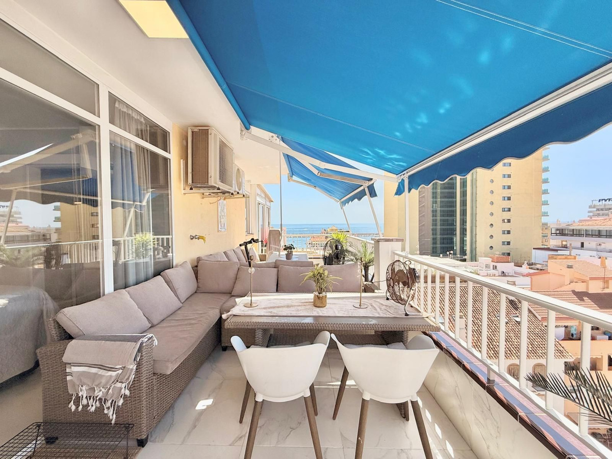 2 Bedroom Penthouse in Fuengirola - Photo 21