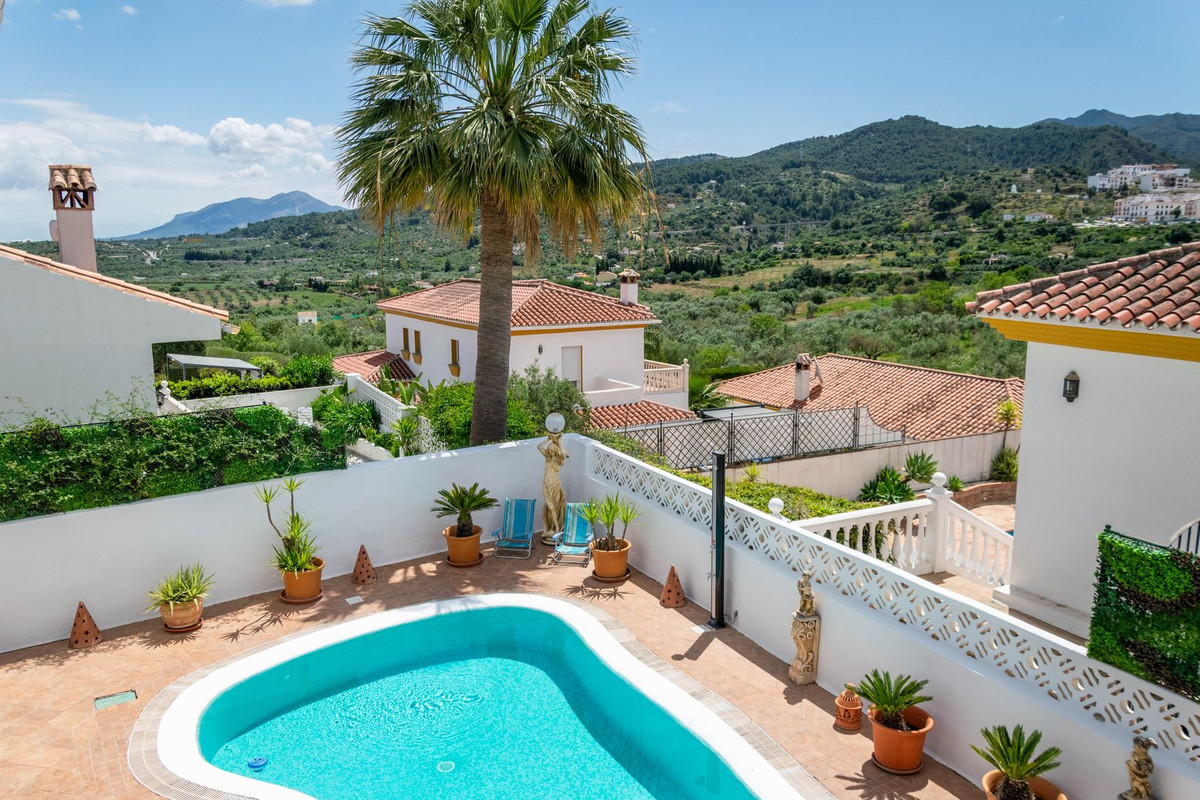4 Bedroom Villa in Monda - Photo 10